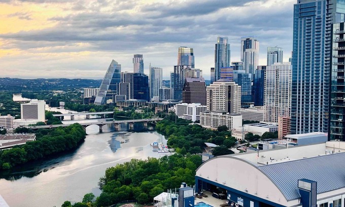 Rainey Street Historic District Apartment | Rooftop pool, 31st floor balcony, cocktail bar and coffee shop