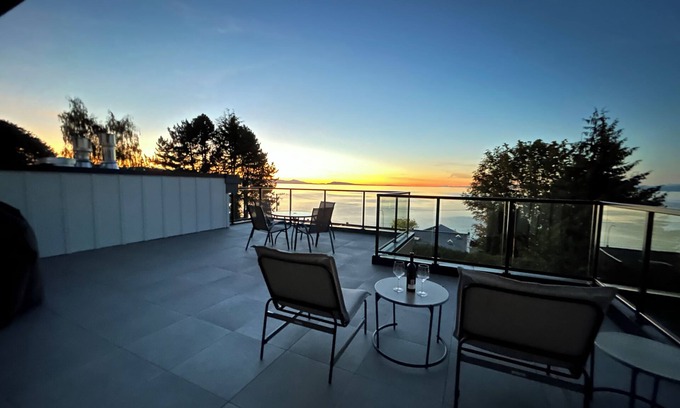 Regional District of Nanaimo Apartment | Rooftop Suite with Spectacular Oceanview!