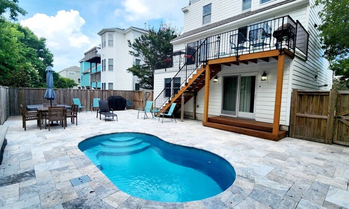 Croatan Beach House | Rooftop Views + Pool | Walk to Beach
