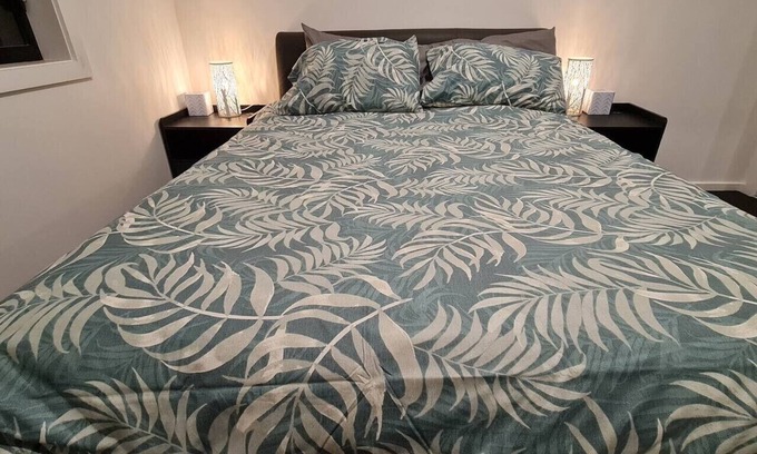 Delacombe House | Room 4 in brand new luxury home