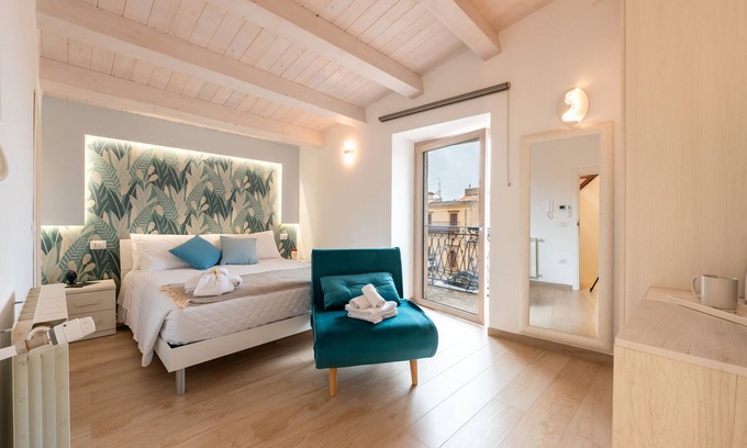 Mistretta Apartment | Room '4' with Sea View, Wi-Fi and Air Conditioning