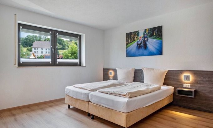 Lenzkirch Apartment | Room 'Am Schluchtensteig' with Shared Garden and Wi-Fi