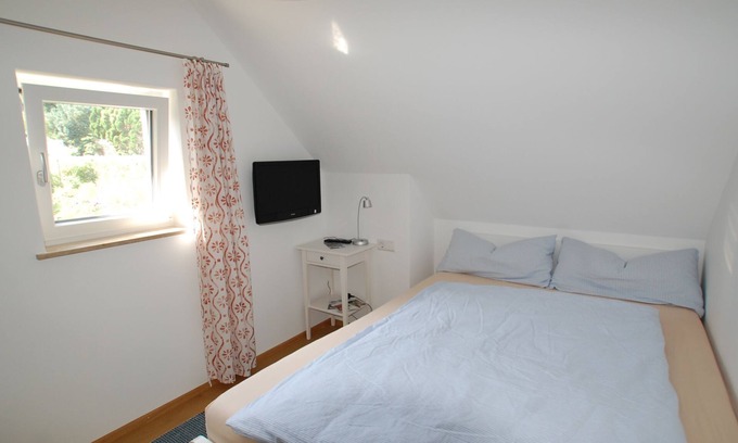 Bodman-Ludwigshafen Apartment | Room 'Doppelzimmer' with Shared Garden and Wi-Fi