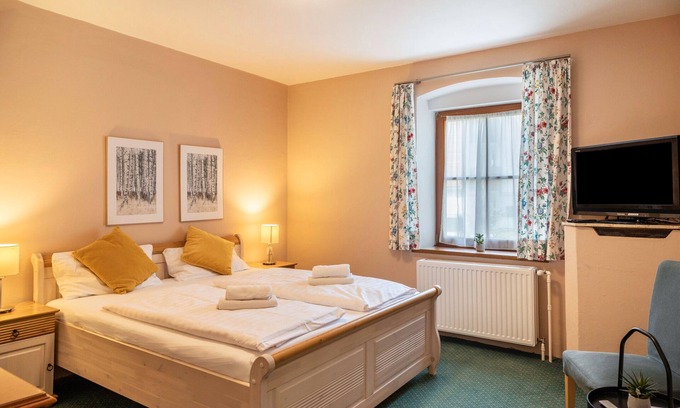 Seefeld in Tirol Apartment | Room 'Doppelzimmer 3' with Mountain View and Wi-Fi