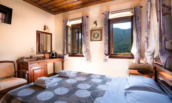 Potamia Apartment | Room 'Double -Morea' with Mountain View, Private Terrace and Wi-Fi