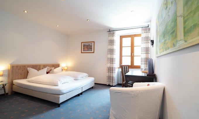 St. Blasien Apartment | Room 'Double Room 4' with Shared Garden and Wi-Fi