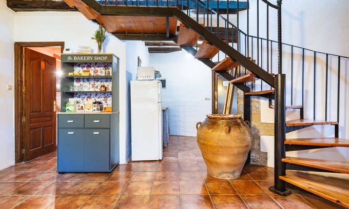 Morella Other | Room 'Flores' with Shared Terrace and Shared Garden