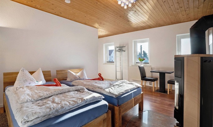 Triebischtal Apartment | Room 'Gästezimmer 3' with Shared Terrace, Shared Garden and Wi-Fi