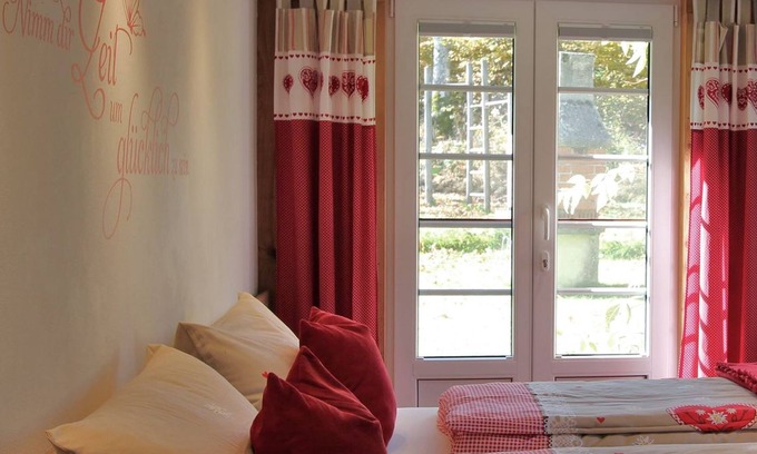 Breitnau Apartment | Room 'Gästezimmer' with Shared Terrace, Shared Garden and Wi-Fi
