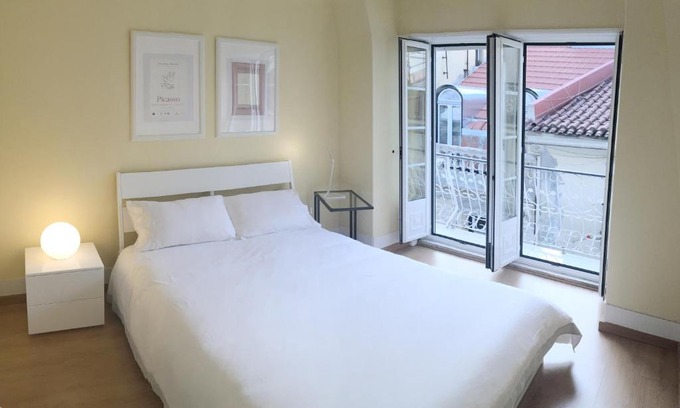 Encarnacao House | Room I - Atalaia - Bairro Alto
