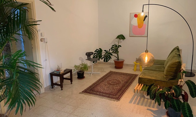 Al Swaifyeh House | Room in Cosy Design House With big Garden and Glasshouse