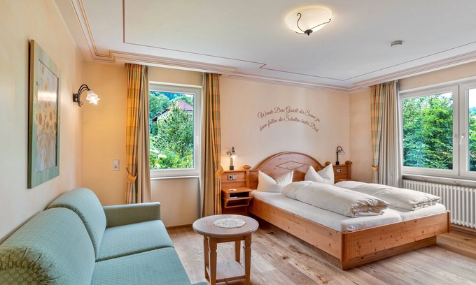 Buehlertal Apartment | Room 'Landhauszimmer Sonnenzeit' with Mountain View and Wi-Fi