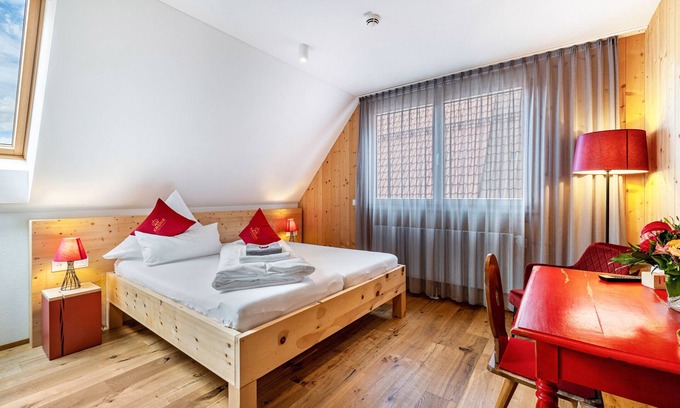Lautlingen Apartment | Room 'Margitta' with Shared Terrace and Wi-Fi