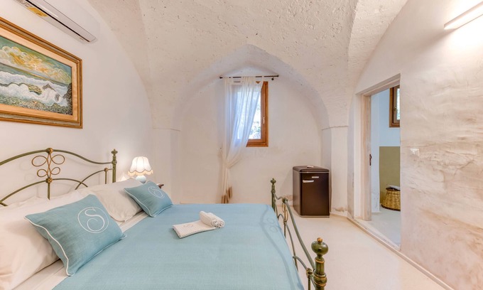 Presicce Apartment | Room 'Masseria Scafazzi - Cristina - 4' with Private Terrace, Wi-Fi and Air Conditioning