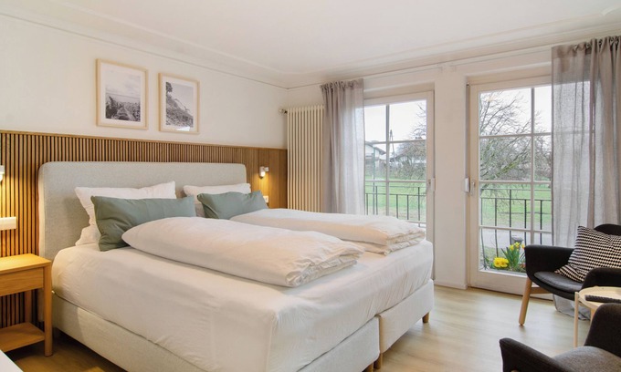 Ueberlingen Apartment | Room 'Meersburg' with shared terrace and Wi-Fi