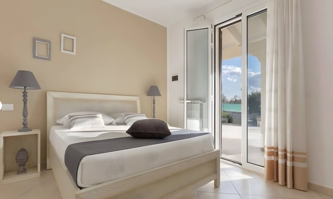 Melendugno Apartment | Room 'N 4 4A' with Shared Pool, Shared Garden and Wi-Fi