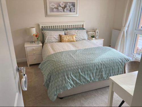 Swindon House | Room near M4, Great Western Hospital