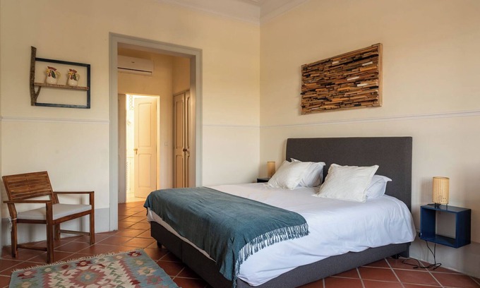 Cabeco de Vide Apartment | Room 'Quarto Duplo Com Casa De Banho Privativa 6' with Shared Pool, Wi-Fi and Air Conditioning