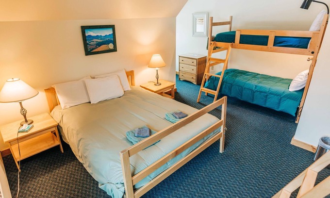 Bretton Woods Condo | Room, Queen, 4 Bunks with Shared Bathroom