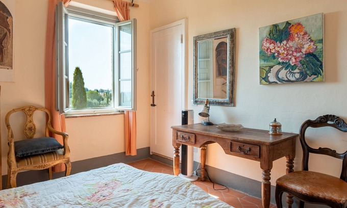 Santarello Apartment | Room 'Queen' with Balcony, Wi-Fi and Air Conditioning