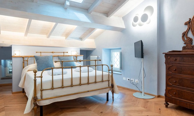 Montevarchi Apartment | Room 'Ricasoli' with Wi-Fi