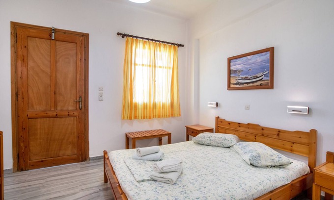 Logaras Apartment | Room 'Studio 2' with Mountain View, Wi-Fi and Air Conditioning
