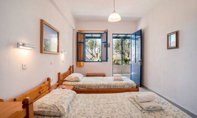 Logaras Apartment | Room 'Studio 8' with Mountain View, Wi-Fi and Air Conditioning