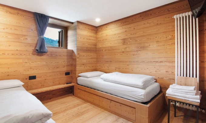 Montespluga Apartment | Room 'Tambò' with Lake View, Shared Garden and Wi-Fi