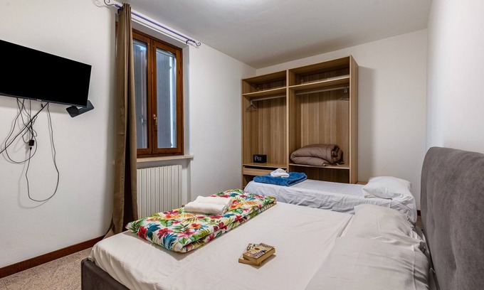 Pizzoletta Apartment | Room 'Tripla Basic' with Shared Terrace, Wi-Fi and Air Conditioning