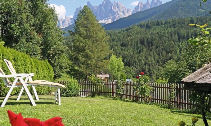 Villnoss Apartment | Room 'Veltierhof 6' with Mountain View, Private Terrace and Wi-Fi