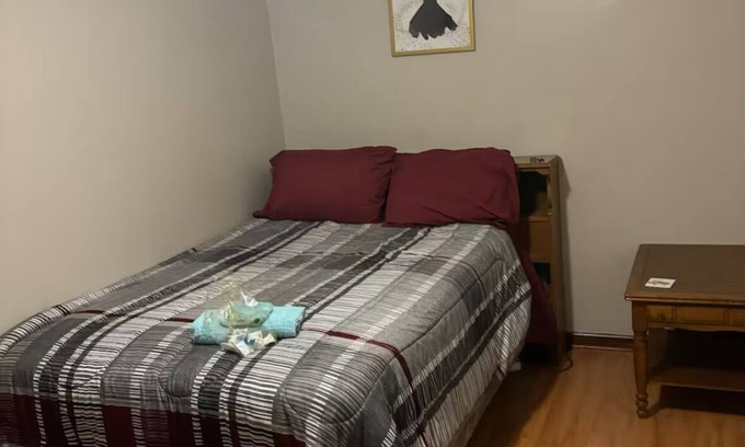 Disputanta House | Room with a Full Bed in a quiet neighborhood. I-95, VSU, Fort Gregg Adams near