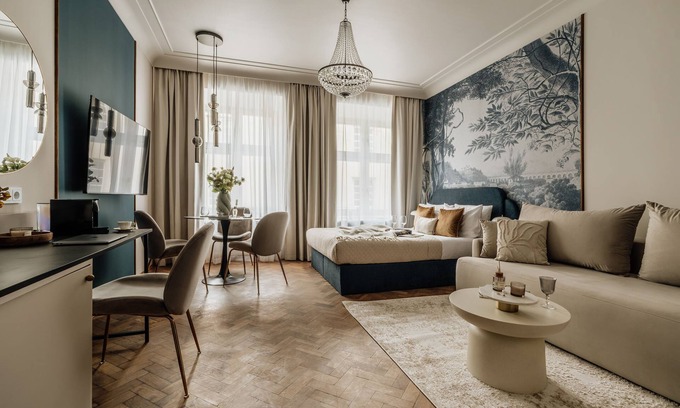 Stare Miasto Apartment | Room with a view of the Florian Gate