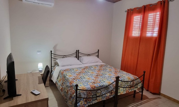 Palmi Villa | Room with breakfast included in cottage Holiday home in Palmi Pietrenere.