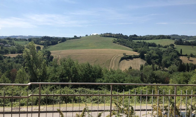 Urbino Bed & Breakfast | Room with pool in the countryside 5 minutes from the city