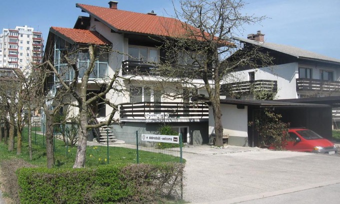 Skofja Loka House | Rooms and Apartment Na poljani