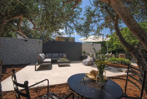 Cove Rogacic House | Rooms Dilk