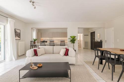 Amarousion Apartment | Roomy 3BR Apartment in Marousi by UPSTREET