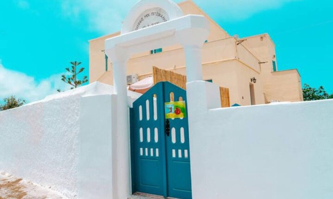 Santorini Apartment | Rosalia Studio Megalochorinn