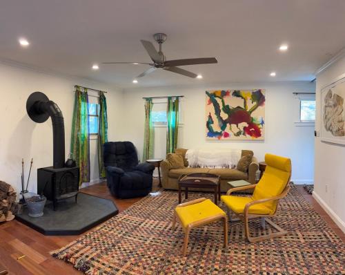 Roscoe House | Roscoe Pine House