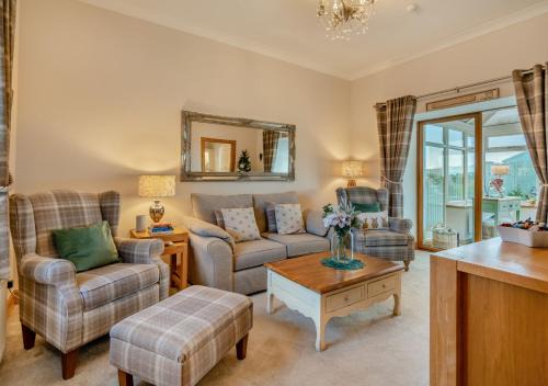 Rosyth House | Rose Cottage at The Steadings