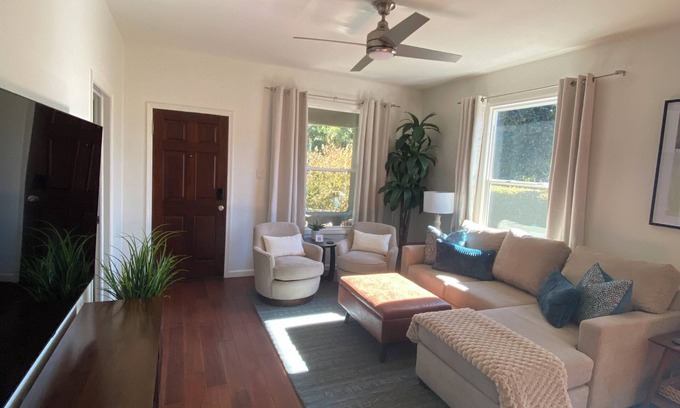 North Central House | Rosebud: Charming 2-bedroom home in Pasadena
