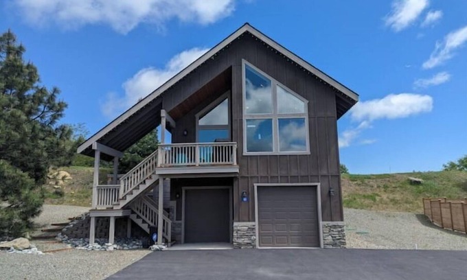 Ronald Cabin | Roslyn Ridge Get-A-Way w/hot tub