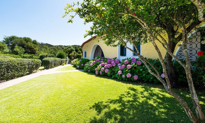 Cala Bitta Apartment | Rotonda Cottage 33 - modern flat with pool in Baja Sardinia