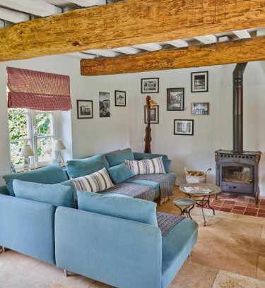 Gueutteville-les-Gres House | ROUGE COTTAGE Gîte 4 étoiles Billard