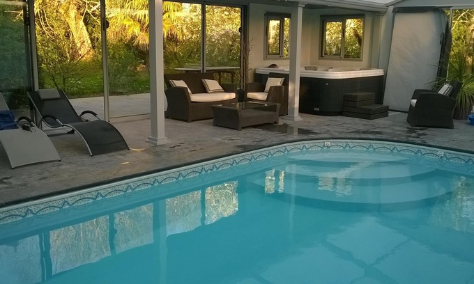 Doue-en-Anjou House | ROULOTTE GITE ACCESS JACUZZI PRIVATE AND COVERED HEATED SWIMMING POOL SAUMUR DOUE