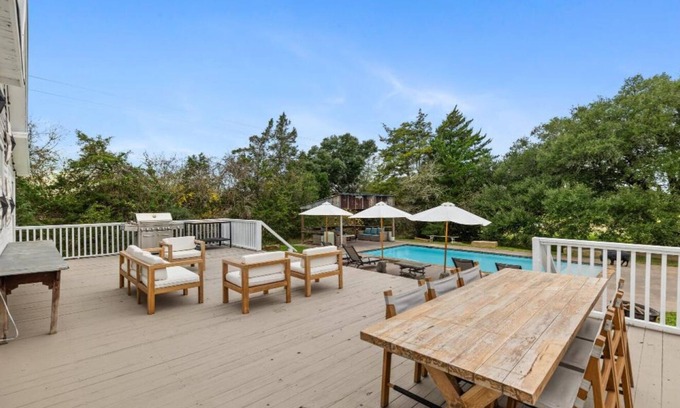 Warrenton House | Round Top charm w/POOL and outdoor dining