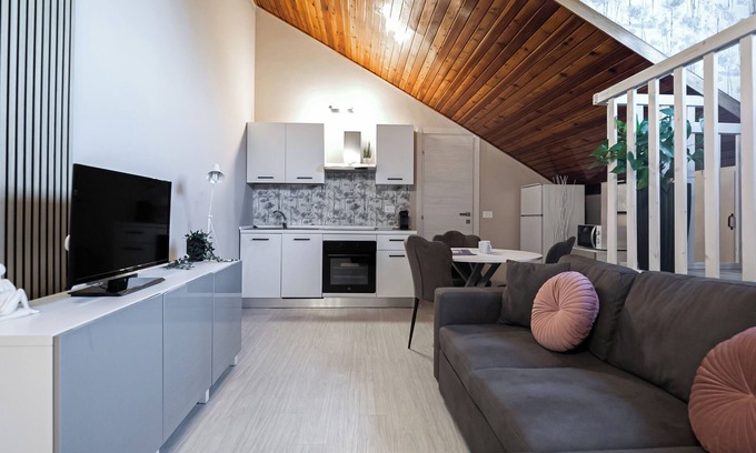 Monza Apartment | Rovani 14 - One Bedroom Apartment, Sleeps 3
