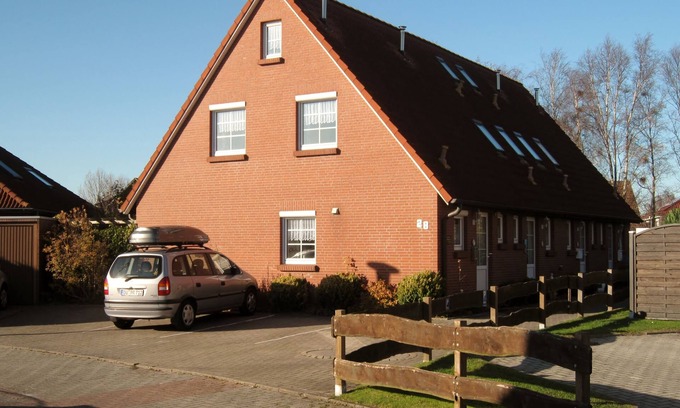 Norddeich House | Row corner house, in the middle of Norddeich, quiet location, family friendly, WiFi free