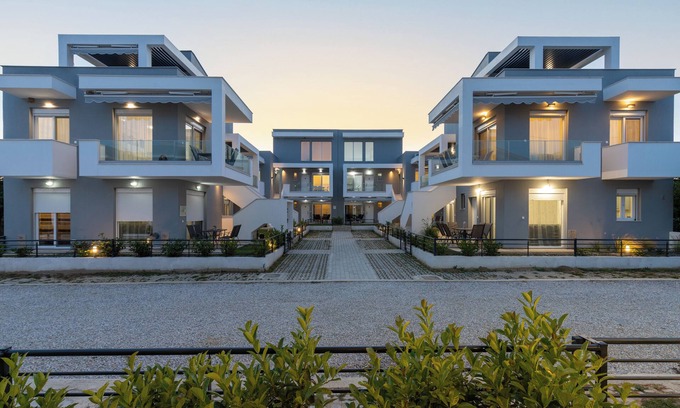 Paralia Ofryniou Apartment | Roxani Residential Complex