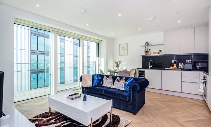 Woolwich Riverside Apartment | Royal Arsenal Riverview Apartment for Getting Around London